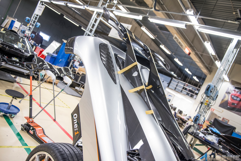 Illustration for article titled This Is The Final Build Process Of The Amazing Koenigsegg One:1